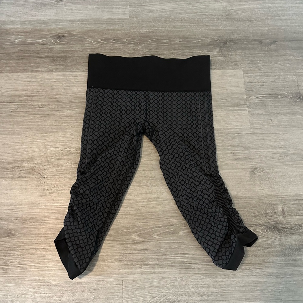 Lululemon size 8 Capri Leggings